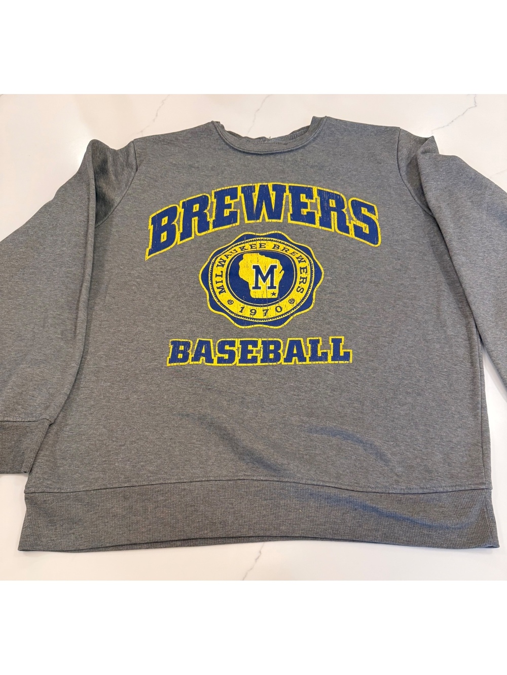 Milwaukee Brewers Crewneck SGA Sweatshirt Size XL Gray Blue yellow